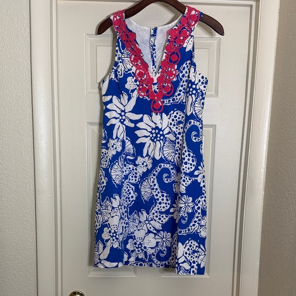Lilly Pulitzer Dresses & Skirts - Sz10 Lilly Pulitzer Blue and White halter dress